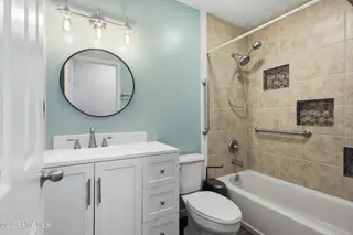 902 Gum Branch Court, Havelock, NC 28532 – photo 19: Hall Bathroom