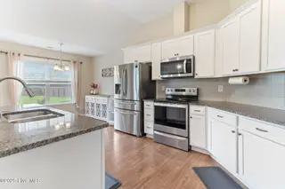 1004 Lendy Drive, Greenville, NC 27858 – photo 11: 31-web-or-mls-IMG_8538
