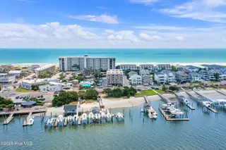 104 S Lumina Avenue Unit 103, Wrightsville Beach, NC 28480 — 1-bedroom condo in Summer Sands Condominiums, Wrightsville Beach, NC, photo 4 of 20