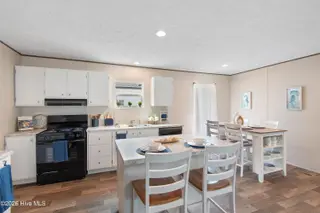 930 Willow Place SW, Calabash, NC 28467 — 3-bedroom manufactured home in Clariday Estates, Calabash, NC, photo 10 of 32