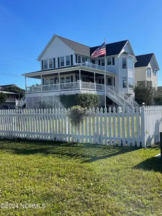 1103 S Topsail Drive, Surf City, NC 28445 – photo 3: sidefront