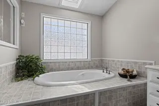 213 Pensacola Avenue, Morehead City, NC 28557 – photo 14: Master Bathroom With Jetted Tub