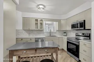 724 Azalea Drive 433, Hampstead, NC 28443 – photo 14: Kitchen