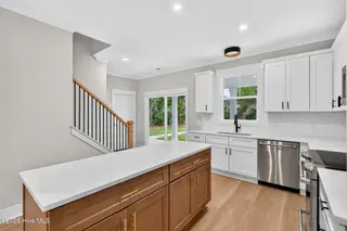 2303 Chestnut Street, Wilmington, NC 28405 — 3-bedroom home in Chestnut Heights, Wilmington, NC, photo 17 of 53: Kitchen