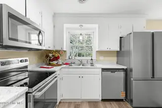 406 Carole Drive, Jacksonville, NC 28540 — 3-bedroom home in Pine Forest Acres, Jacksonville, NC, photo 10 of 42: carole-8