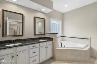 6618 Motts Village Road, Wilmington, NC 28412 – photo 20: 22_bathroom