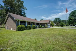 217 Pinewood Drive, New Bern, NC 28562 – photo 10: 21-217_pinewood-53