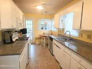 111 Canebrake Drive, New Bern, NC 28562 – photo 15: 20260829_113415~2