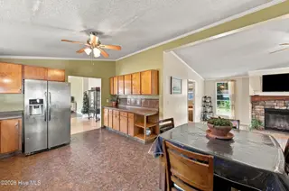 103 Shop Branch Lane, Hampstead, NC 28443 — 3-bedroom manufactured home in Bay Harbor, Hampstead, NC, photo 14 of 43: 103_shop_branch_ln_014