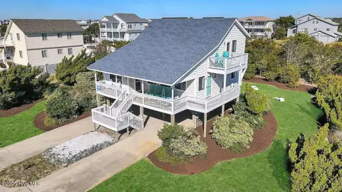 6602 W Beach Dr, Oak Island