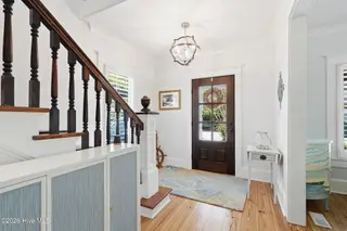 910 Ann Street, Beaufort, NC 28516 – photo 21: Foyer