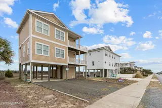 672 Ocean Boulevard W, Holden Beach, NC 28462 – photo 4: 4-web-or-mls-BTS06216