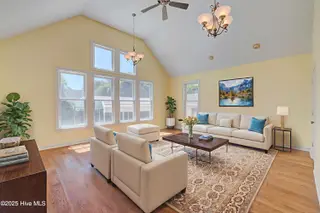 801 Atlanta Avenue, Carolina Beach, NC 28428 – photo 19: 801AtlantaAvenue-25_Staged_01