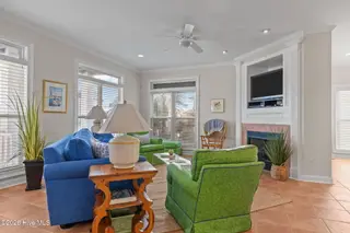 2208 Evans Street, Morehead City, NC 28557 – photo 8: 25-web-or-mls-1S3A5927