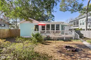 322 NE 48th Street, Oak Island, NC 28465 – photo 13: mls-IMG_1365