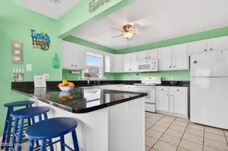 17 Sandpiper Drive, Ocean Isle Beach, NC 28469 — 5-bedroom home in Island Park, Ocean Isle Beach, NC, photo 18 of 54: Kahunaphoto.com-00077
