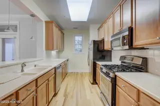 636 Village Park Drive 101, Wilmington, NC 28405 – photo 11: Kitchen