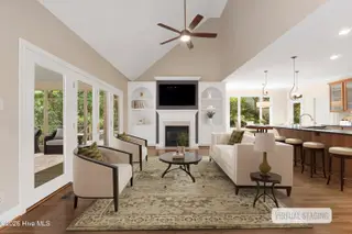573 Coral Ridge Road, Pine Knoll Shores, NC 28512 – photo 13: Living room