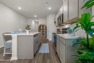 818 Palm Frond Way NW, Calabash, NC 28467 – photo 10: close up of kitchen island