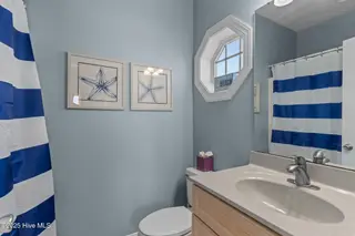 418 New River Inlet Road, North Topsail Beach, NC 28460 – photo 17: Bathroom