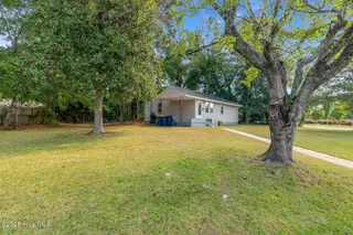 613 New River Drive, Jacksonville, NC 28540 – photo 2: 5
