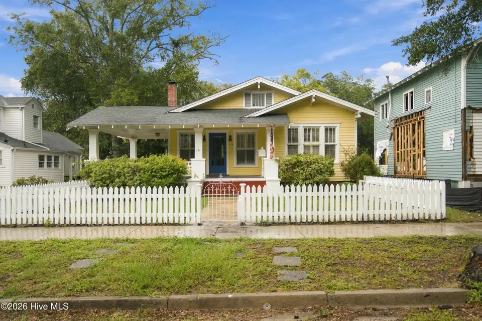 105 S Atlantic Avenue, Southport, NC 28461 — 3-bedroom home, Southport, NC, photo 1 of 34: 1-print-DSC07074