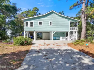 101 W Oak Island Drive, Oak Island, NC 28465 – photo 6: 101 W Oak Island Drive 6