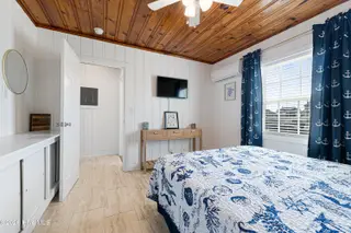 312 E Bogue Boulevard, Atlantic Beach, NC 28512 – photo 18: Bedroom 1