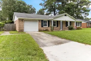 801 Brynn Marr Road, Jacksonville, NC 28546 – photo 2: 2-web-or-mls-IMG_9985RE