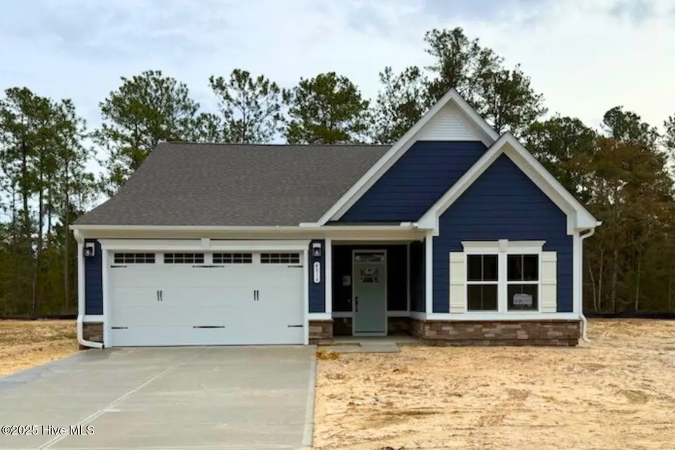 4016 Farmfield Drive, Navassa, NC 28451 – photo 1 of 30: L30077