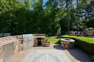 3952 Colony Woods Drive, Greenville, NC 27834 – photo 10: 13-web-or-mls-BLS_0009