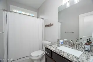 421 Taylorwood Drive, Beaufort, NC 28516 – photo 24: Full bath 3