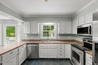 103 Marina Court, Jacksonville, NC 28540 — 4-bedroom home in Riverwood Estates, Jacksonville, NC, photo 16 of 53