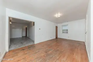 39 Sophia Drive, Jacksonville, NC 28540 — 3-bedroom home in Lakeview Park, Jacksonville, NC, photo 18 of 51: LivingRoom