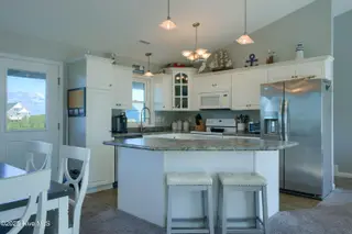 20 Porpoise Place, North Topsail Beach, NC 28460 – photo 9: 20 Porpoise Place - Interiors_20
