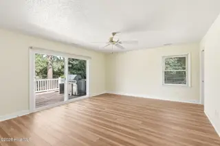 1011 Pelican Drive, New Bern, NC 28560 – photo 24: 1011 Pelican Drive24