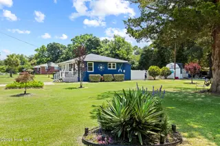 100 Dewitt Street, Jacksonville, NC 28540 — 3-bedroom home in Oak Grove, Jacksonville, NC, photo 4 of 38