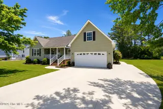 1129 Coral Reef Drive, New Bern, NC 28560 – photo 1: front
