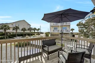 9005 E 9th Street, Surf City, NC 28445 — 4-bedroom home in Old Settlers Beach, Surf City, NC, photo 14 of 30