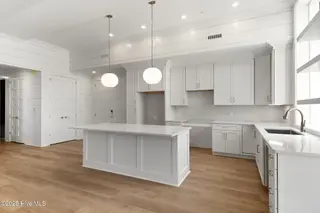 805 Mulberry Street Unit 101, Beaufort, NC 28516 – photo 11: Kitchen with Island