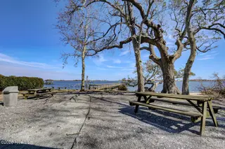 1643 Chadwick Shores Drive, Sneads Ferry, NC 28460 – photo 15: 823 Chadwick Shores Dr Sneads-large-052-