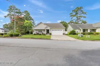 101 Grantham Place, New Bern, NC 28560 – photo 3: Front