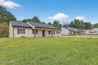 144 Balsam Road, Jacksonville, NC 28546 – photo 2: 20250923140856701640000000-o