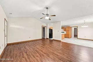 133 Sheldon Street, Newport, NC 28570 – photo 12: living room