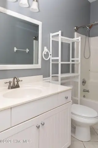 6600 Dorrington Drive, Wilmington, NC 28412 — 4-bedroom home in Lords Creek, Wilmington, NC, photo 20 of 33: 6600Dorrington_070