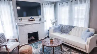 217 N 11th Street, Wilmington, NC 28401 – photo 4: B_Living02