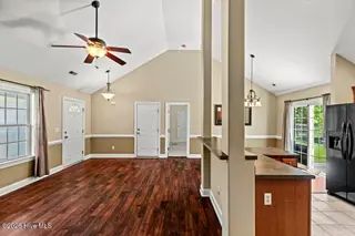 3613 Delesa Court, New Bern, NC 28560 — 3-bedroom home in Pinecrest Estates, New Bern, NC, photo 6 of 36