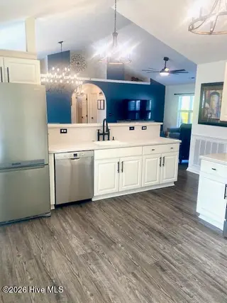 2401 White Road, Wilmington, NC 28411 – photo 14: kitchen