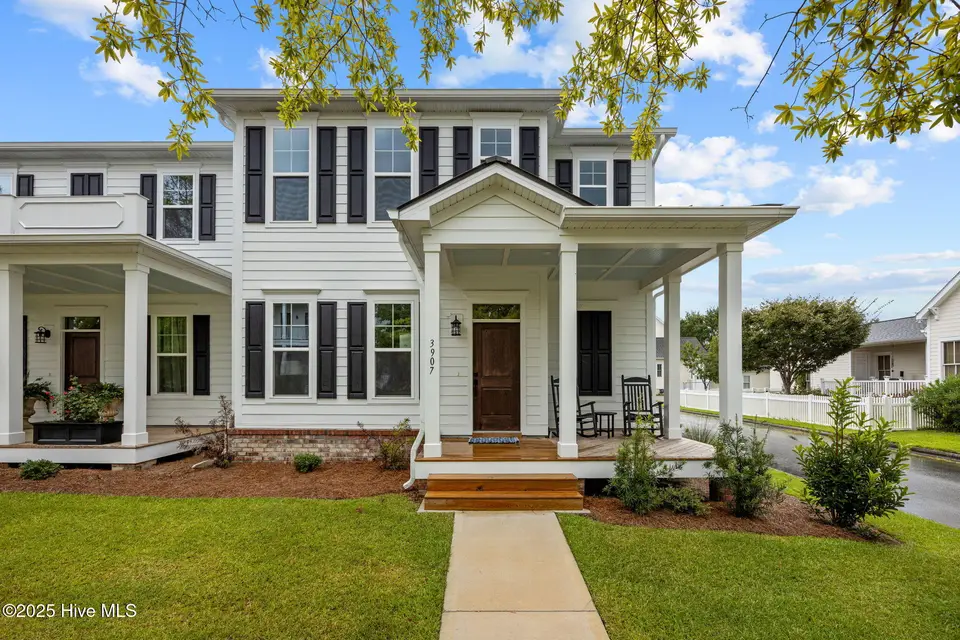 3907 Reunion Pointe Lane, New Bern, NC 28562 – photo 1 of 37: 1-web-or-mls-0C0A4640