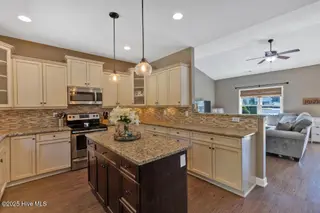 103 Grangers Court, Sneads Ferry, NC 28460 — 3-bedroom home in Fullards Landing, Sneads Ferry, NC, photo 9 of 26